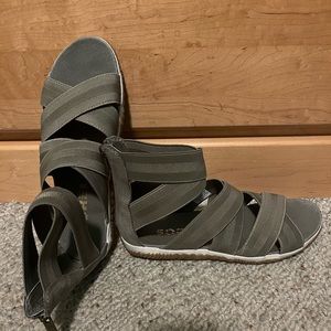 Sorel Ankle Strap Sandal Size 9